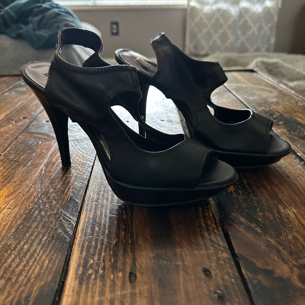 Simply Vera by Vera Wang Elegant Black Women's Heels